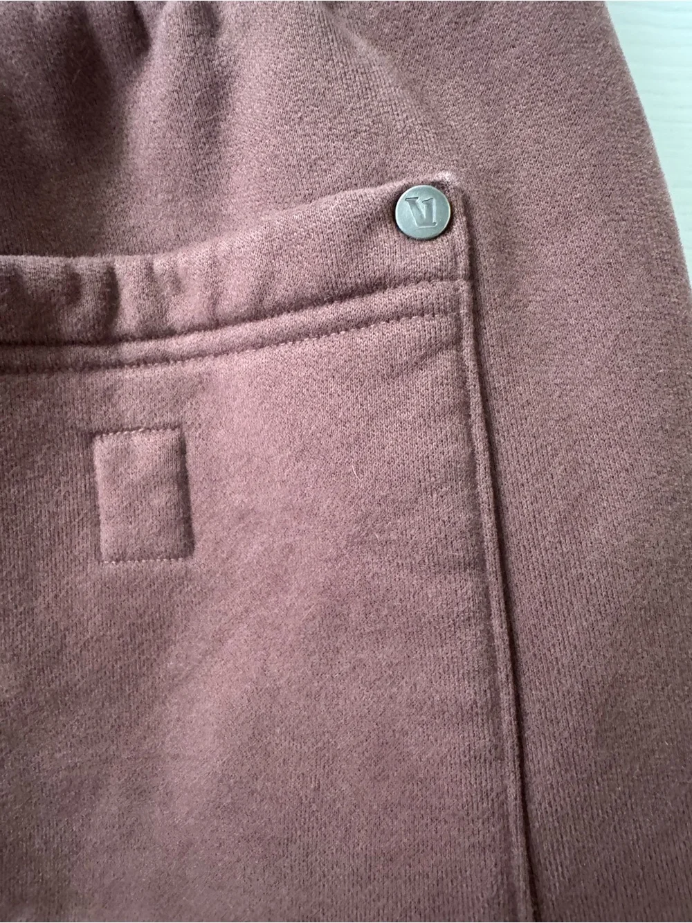 Vuori Men's Joggers in Dusty Mauve with Contrast Drawstring